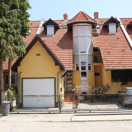 Abigel Vendeghaz Hotel Harkány Exterior foto