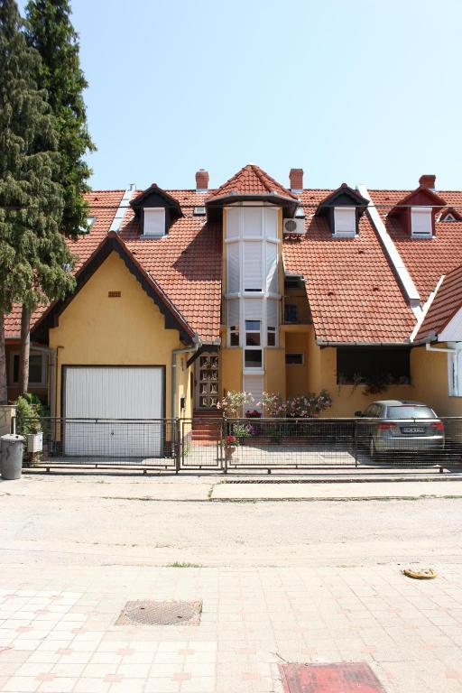 Abigel Vendeghaz Hotel Harkány Exterior foto